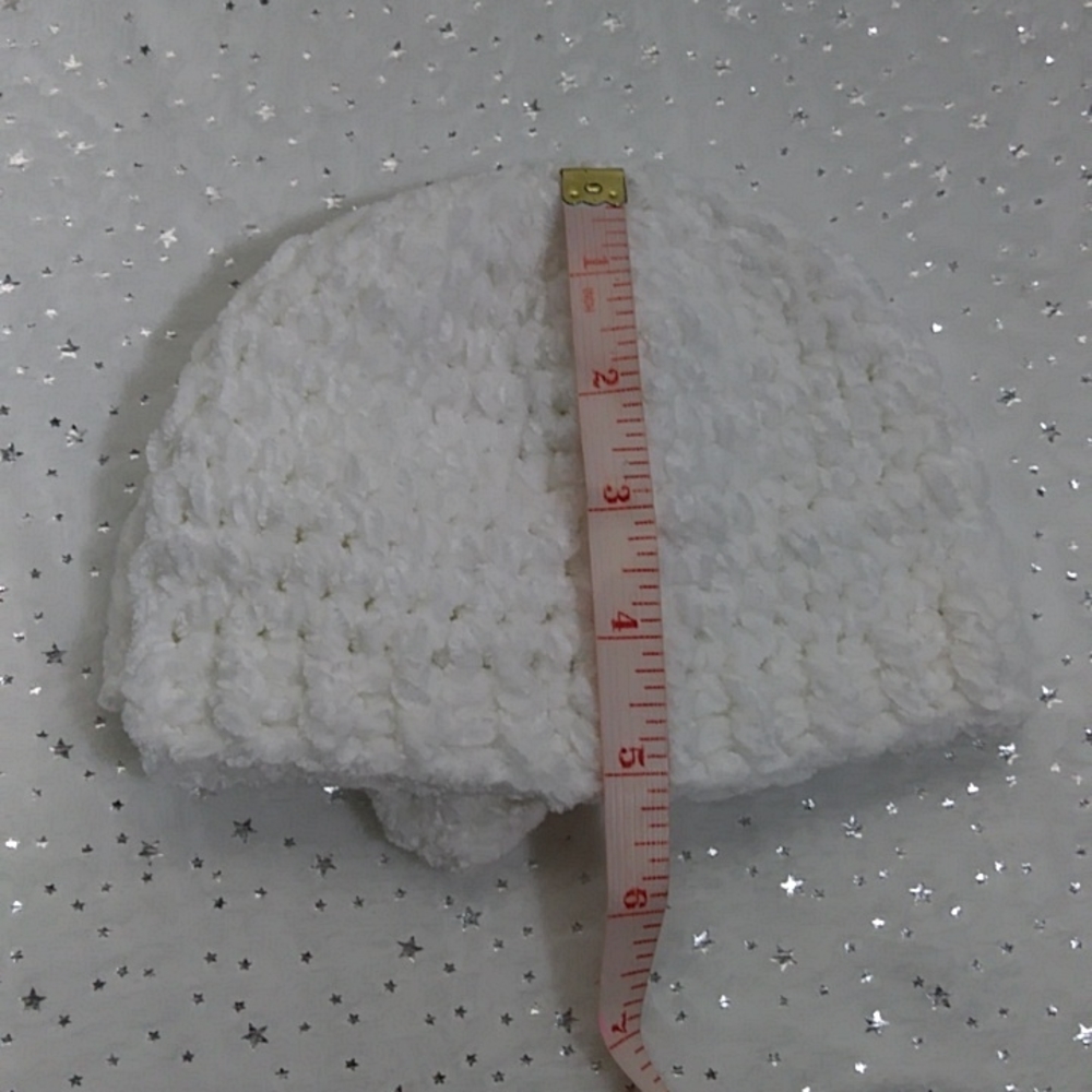 Crochet beautiful sweater and hat with Baby Velvet yarn. - Picture 3 of 7